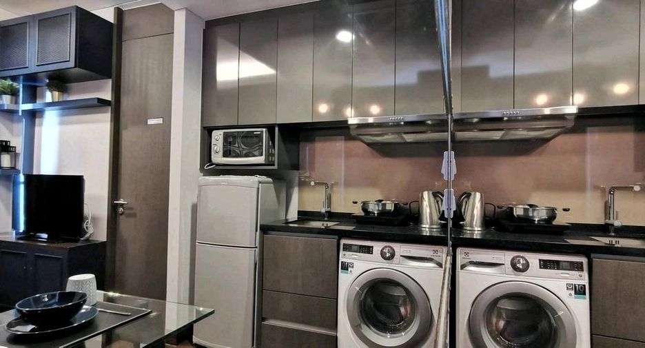 Condo en alquiler de 1 habitaciones en Khlong Toei, Bangkok