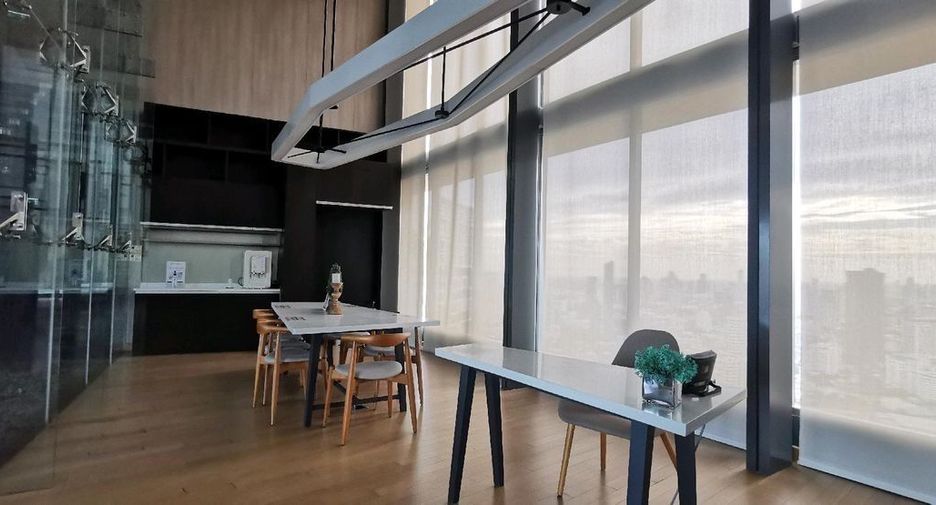 Condo en alquiler de 1 habitaciones en Khlong Toei, Bangkok
