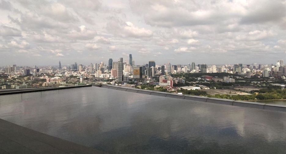 Condo en alquiler de 1 habitaciones en Khlong Toei, Bangkok