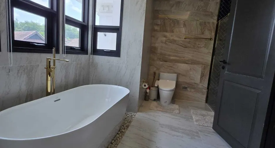 For sale 3 bedrooms villa in Thalang, Phuket
