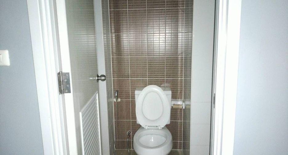 For rent 3 bedrooms townhouse in Prawet, Bangkok