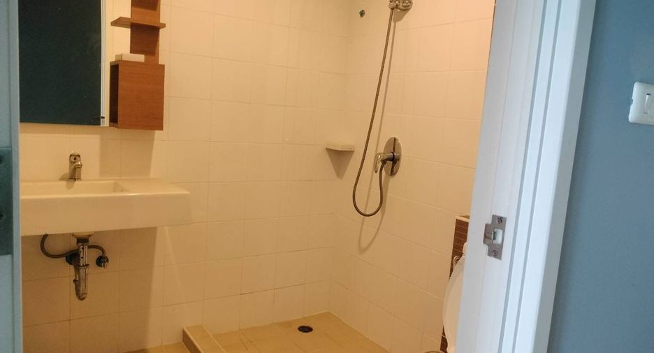 For rent 3 bedrooms townhouse in Prawet, Bangkok