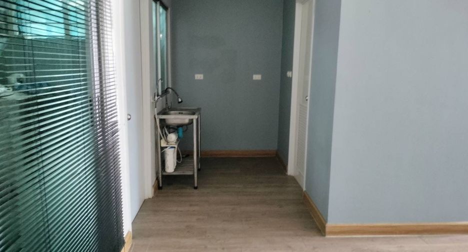 For rent 3 bedrooms townhouse in Prawet, Bangkok