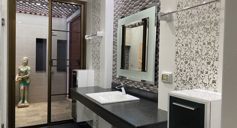 For rent 3 bedrooms villa in Takua Pa, Phang Nga