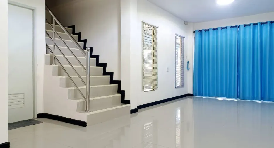 For sale 4 bedrooms house in East Pattaya, Pattaya