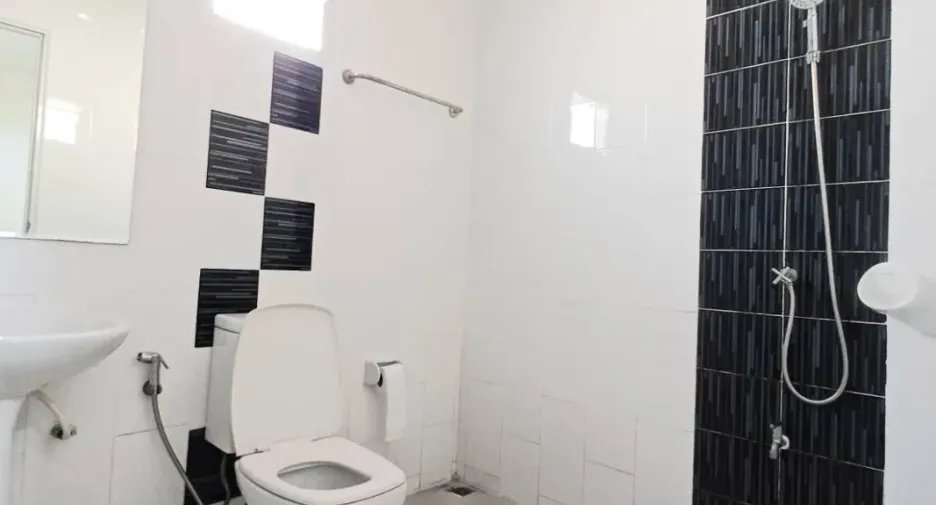 For sale 4 bedrooms house in East Pattaya, Pattaya