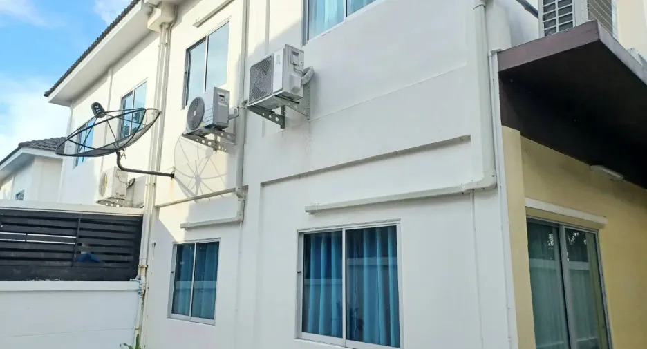 For sale 4 bedrooms house in East Pattaya, Pattaya