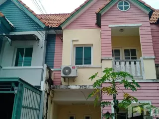 出售 和 出租 3 卧室 联排别墅 在 Lam Luk Ka, Pathum Thani