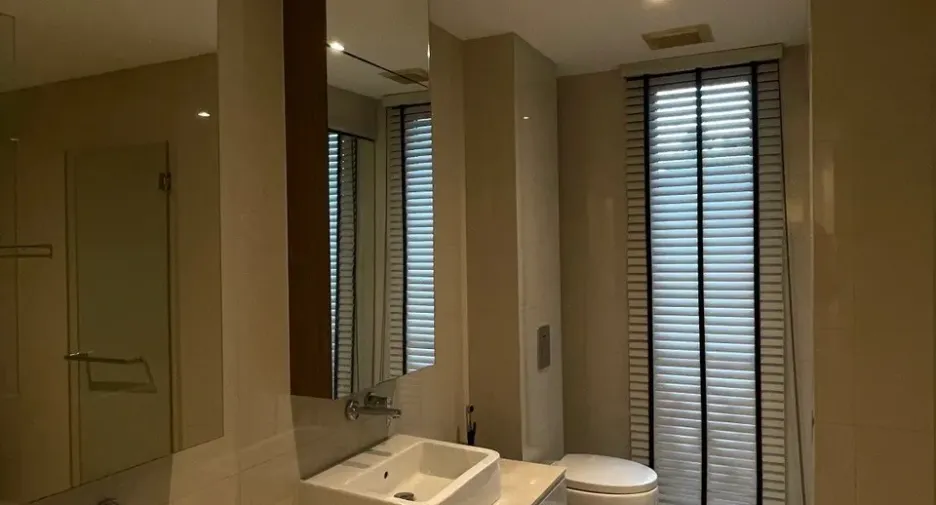 For sale 3 bedrooms condo in Yan Nawa, Bangkok