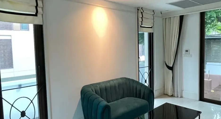 For sale 3 bedrooms condo in Yan Nawa, Bangkok