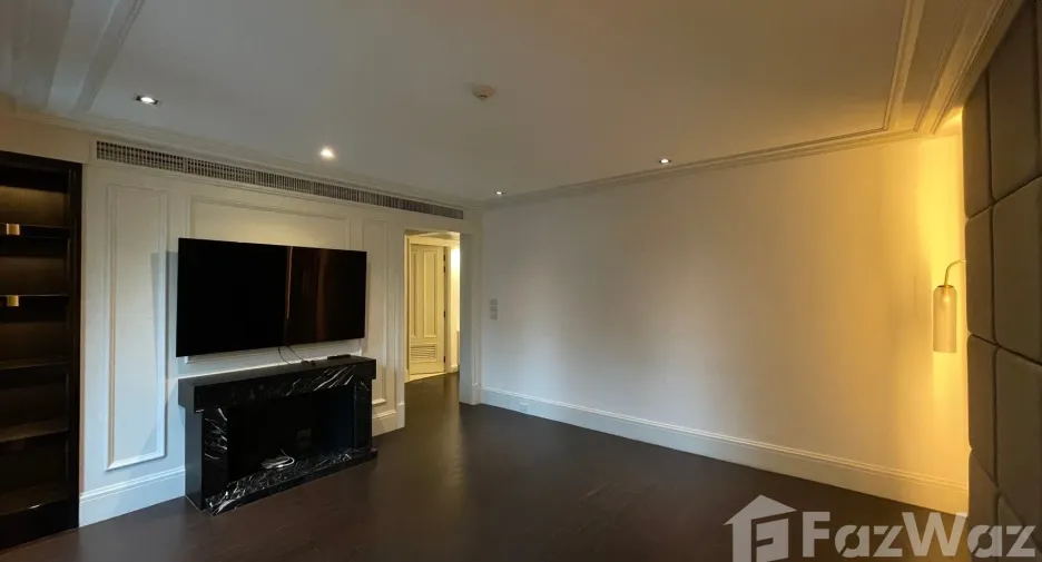 For sale 3 bedrooms condo in Yan Nawa, Bangkok