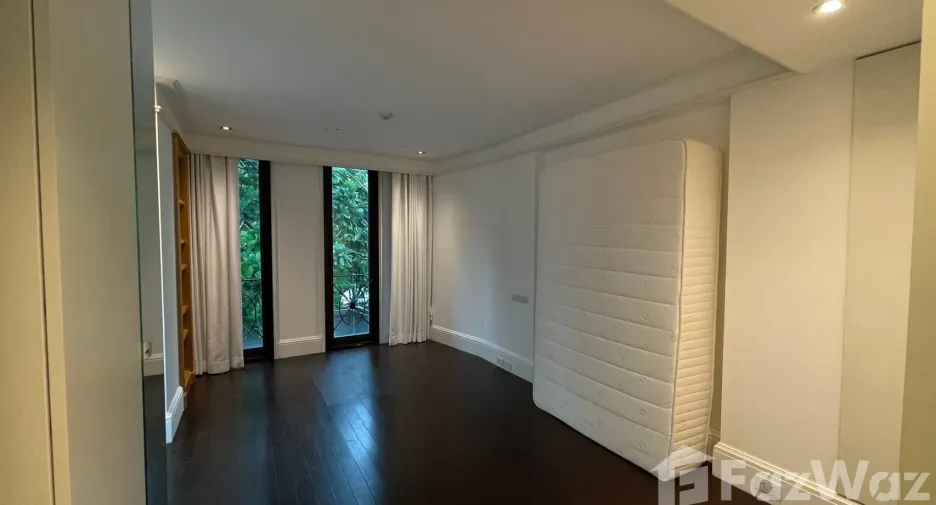 For sale 3 bedrooms condo in Yan Nawa, Bangkok