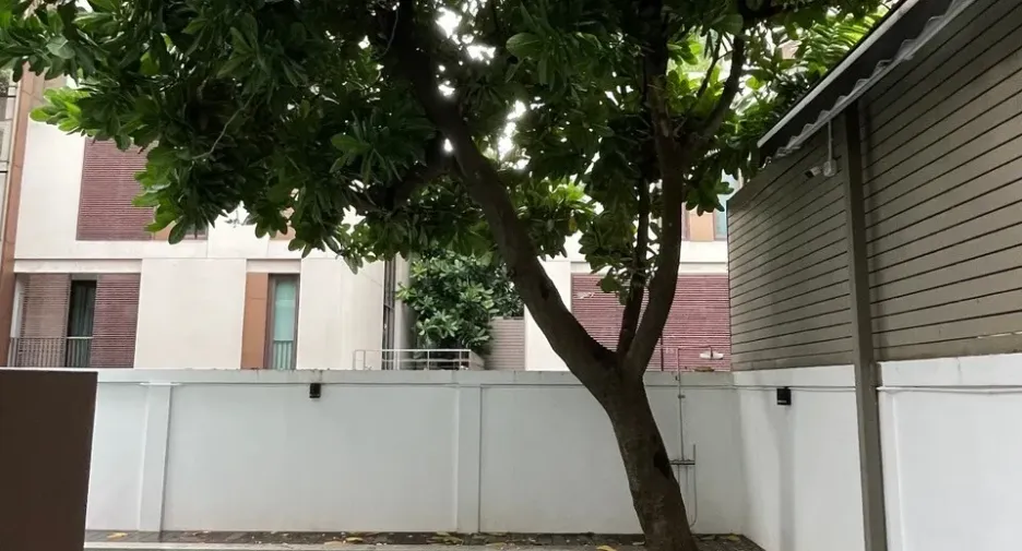 For sale 3 bedrooms condo in Yan Nawa, Bangkok