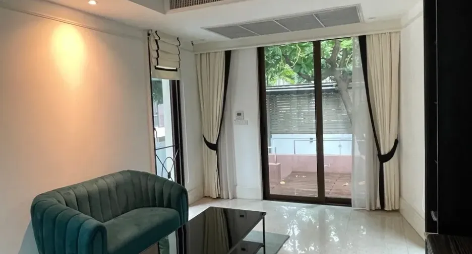 For sale 3 bedrooms condo in Yan Nawa, Bangkok