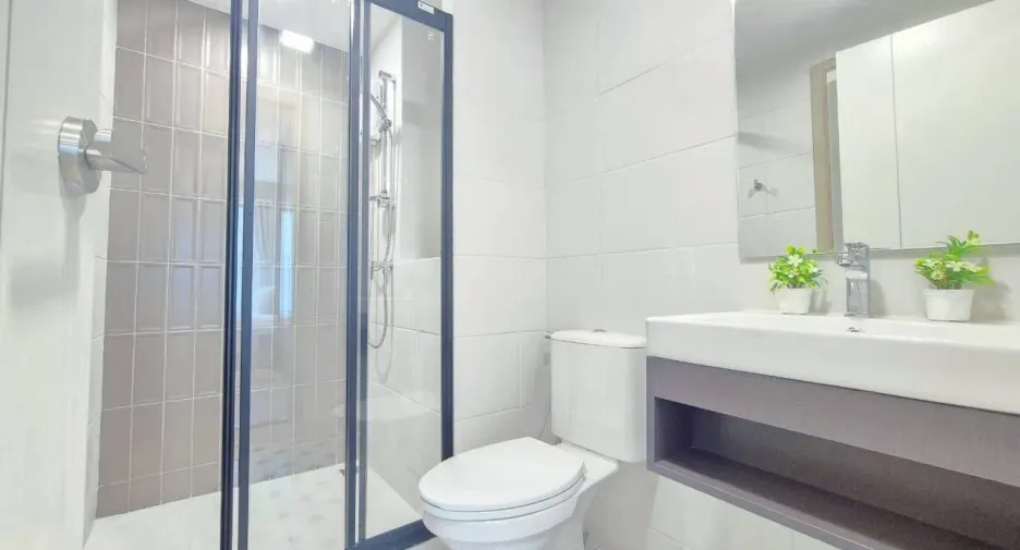 For rent 1 bed condo in Khlong Luang, Pathum Thani