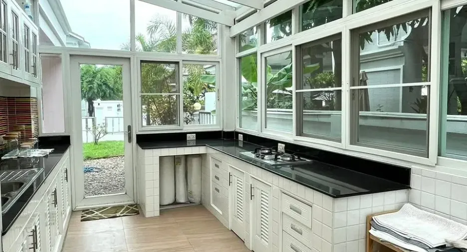 For rent 4 bedrooms house in Mueang Khon Kaen, Khon Kaen
