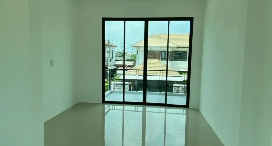 For sale 3 bedrooms house in Mueang Nakhon Pathom, Nakhon Pathom