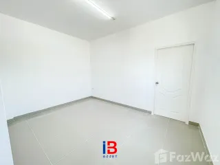 Gewerbefläche zum Kauf mit 2 Zimmer in Sam Phran, Nakhon Pathom