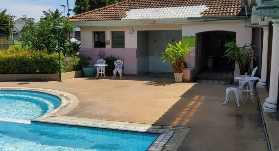 For sale 3 bedrooms condo in Mueang Pathum Thani, Pathum Thani