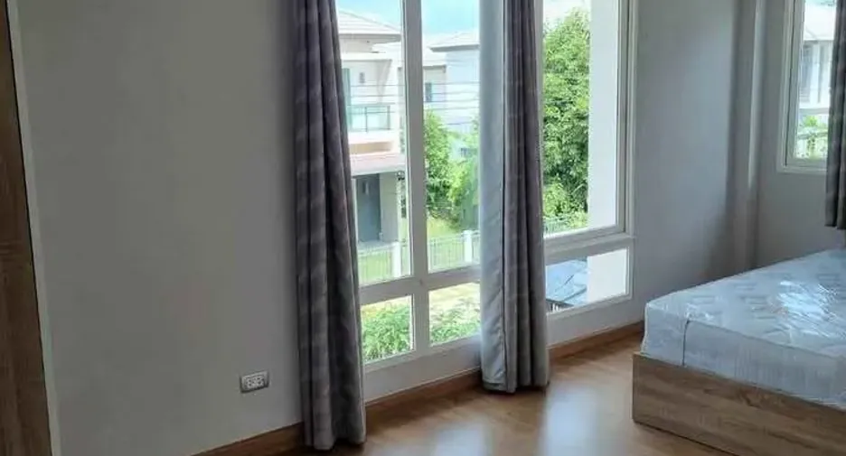 For rent 4 bedrooms house in Pak Kret, Nonthaburi