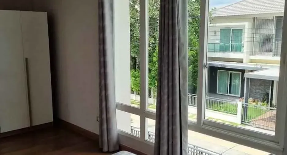 For rent 4 bedrooms house in Pak Kret, Nonthaburi