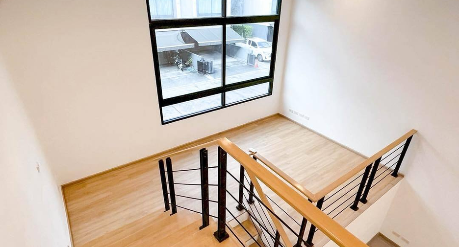 For sale 3 bedrooms townhouse in Suan Luang, Bangkok
