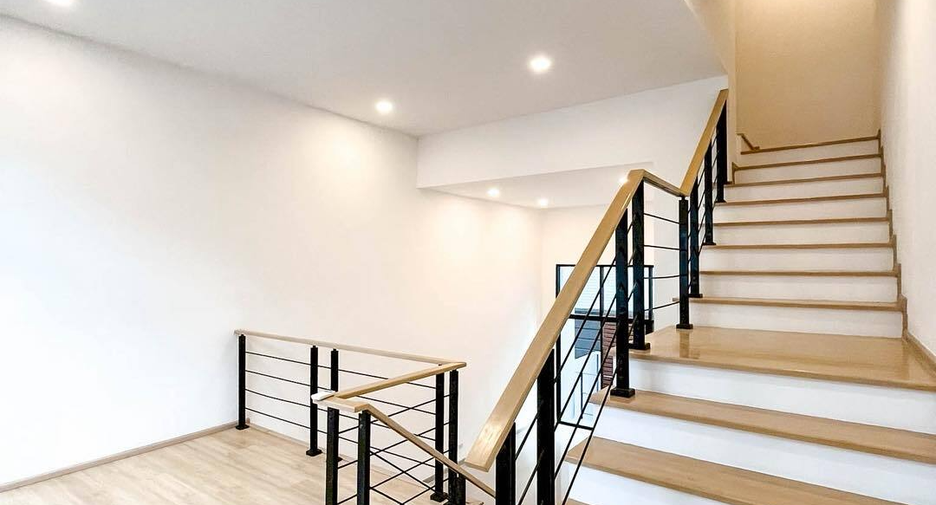 For sale 3 bedrooms townhouse in Suan Luang, Bangkok