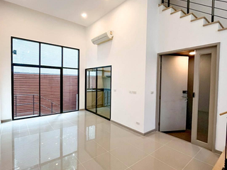 For sale 3 bedrooms townhouse in Suan Luang, Bangkok