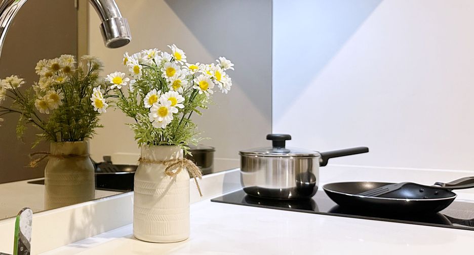 Condo en alquiler de estudio en Huai Khwang, Bangkok
