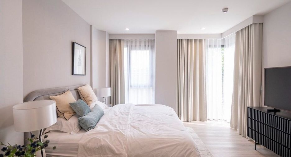 For rent 2 bedrooms condo in Huai Khwang, Bangkok