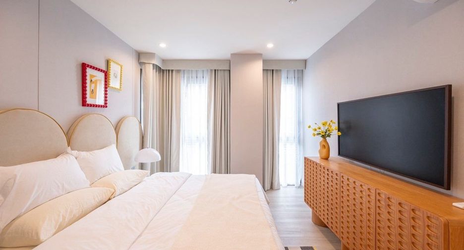 For rent 2 bedrooms condo in Huai Khwang, Bangkok