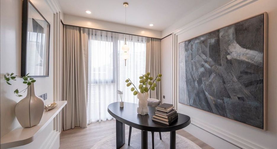 For rent 2 bedrooms condo in Huai Khwang, Bangkok