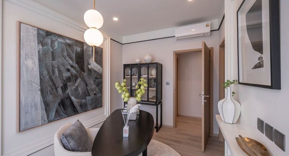 For rent 2 bedrooms condo in Huai Khwang, Bangkok