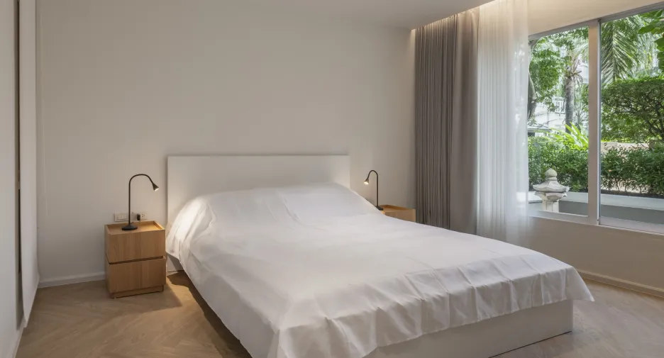 For rent 3 bedrooms condo in Sathon, Bangkok