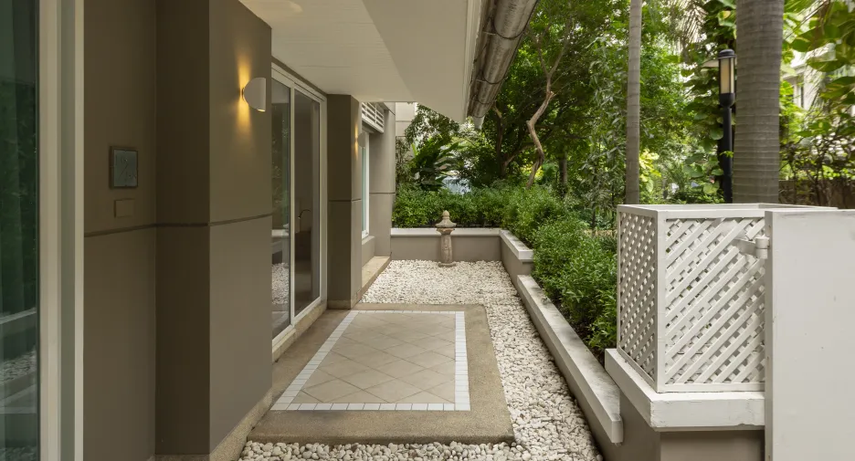 For rent 3 bedrooms condo in Sathon, Bangkok