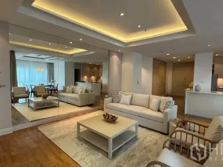 For rent 3 bedrooms condo in Pathum Wan, Bangkok