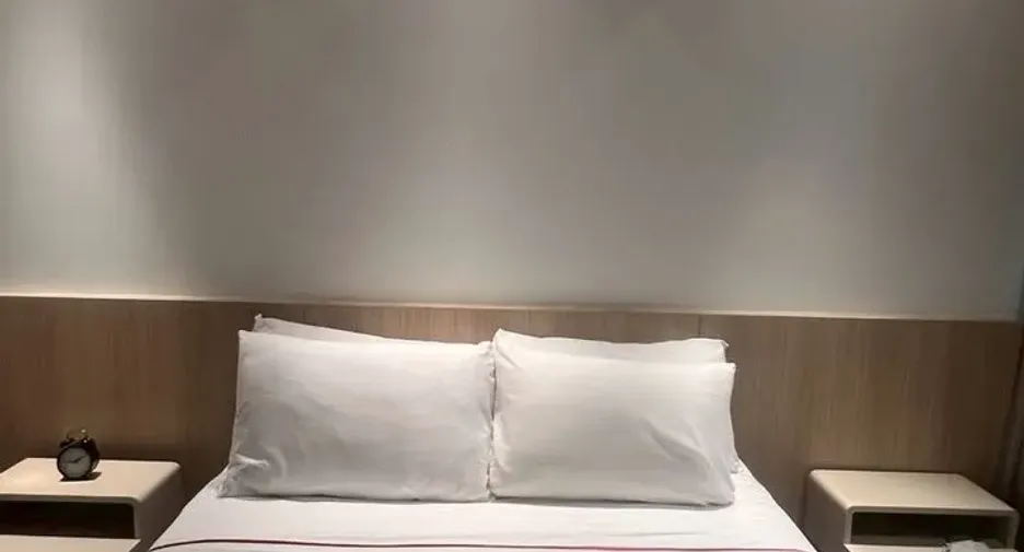 For rent 3 bedrooms condo in Pathum Wan, Bangkok