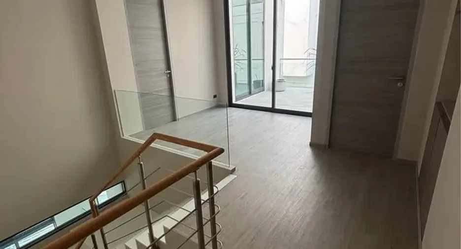 For rent and for sale 4 bedrooms office in Suan Luang, Bangkok