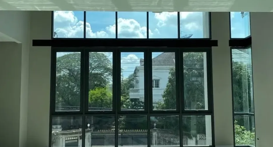 For rent and for sale 4 bedrooms office in Suan Luang, Bangkok