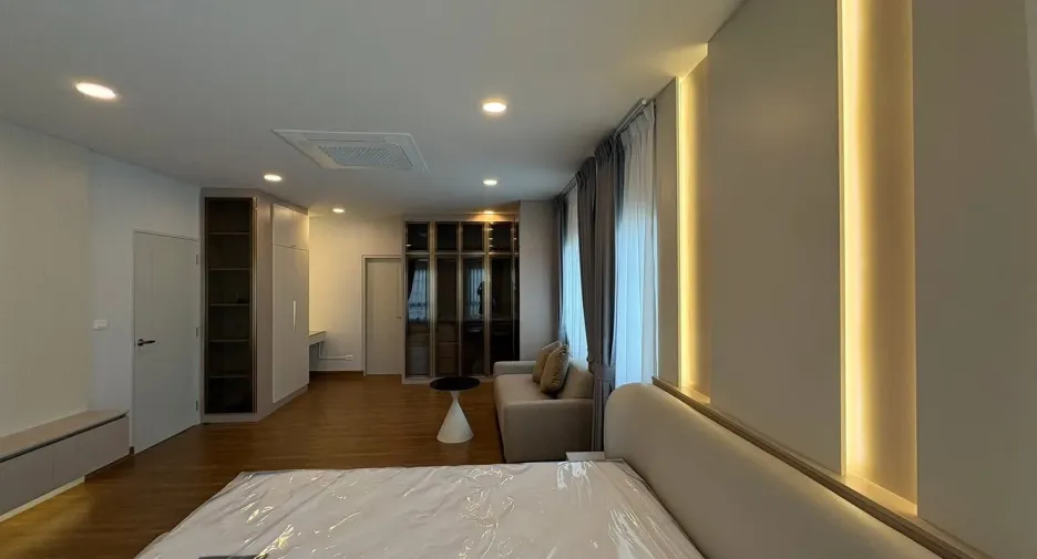 For rent 4 bedrooms house in Bang Phli, Samut Prakan