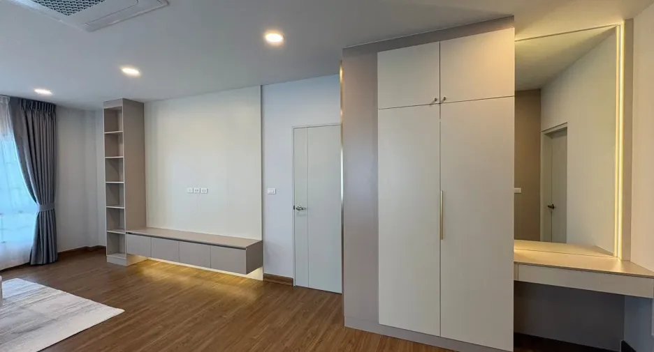 For rent 4 bedrooms house in Bang Phli, Samut Prakan