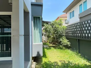 À louer 3 chambres maison à Prawet, Bangkok