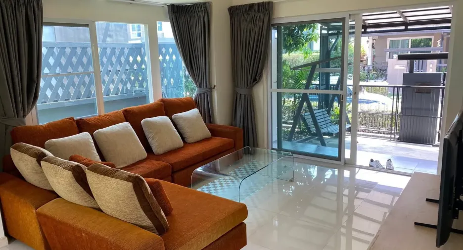 For rent 3 bedrooms house in Prawet, Bangkok