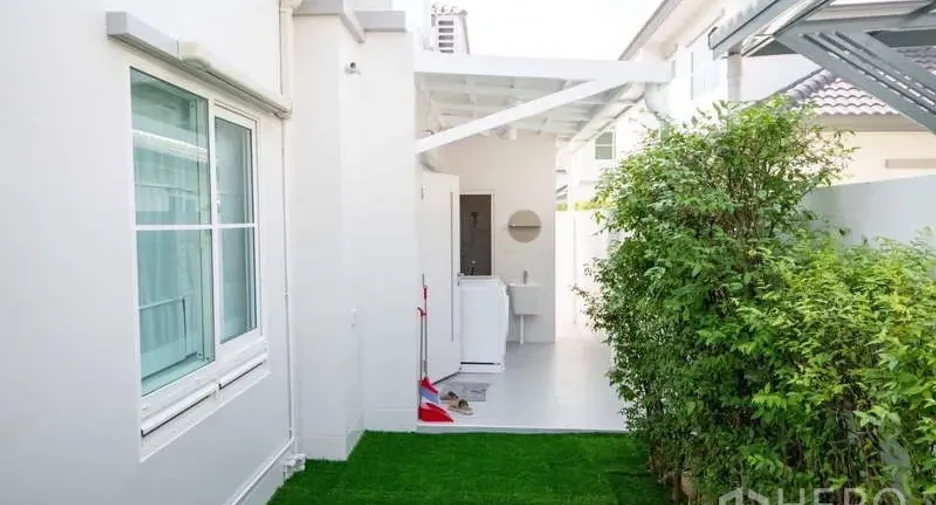 For rent 4 bedrooms house in Bang Phli, Samut Prakan
