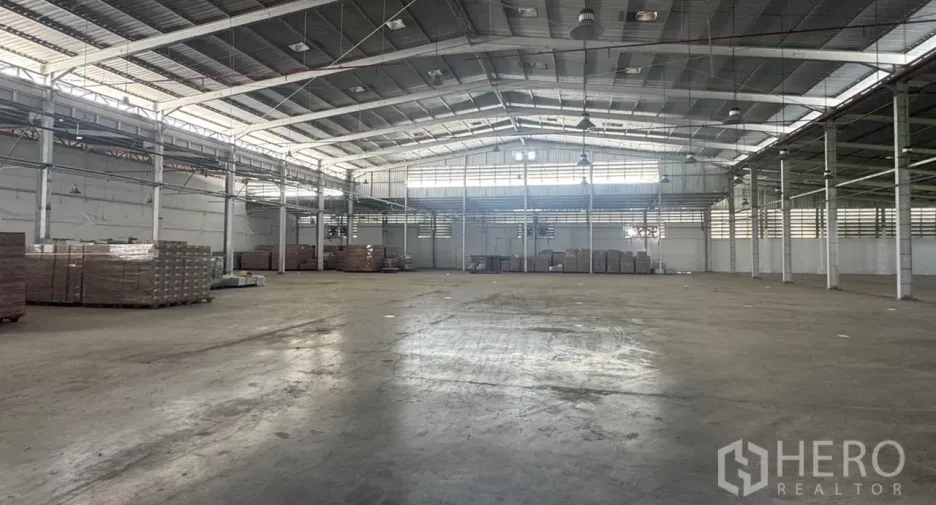 For rent warehouse in Pak Kret, Nonthaburi