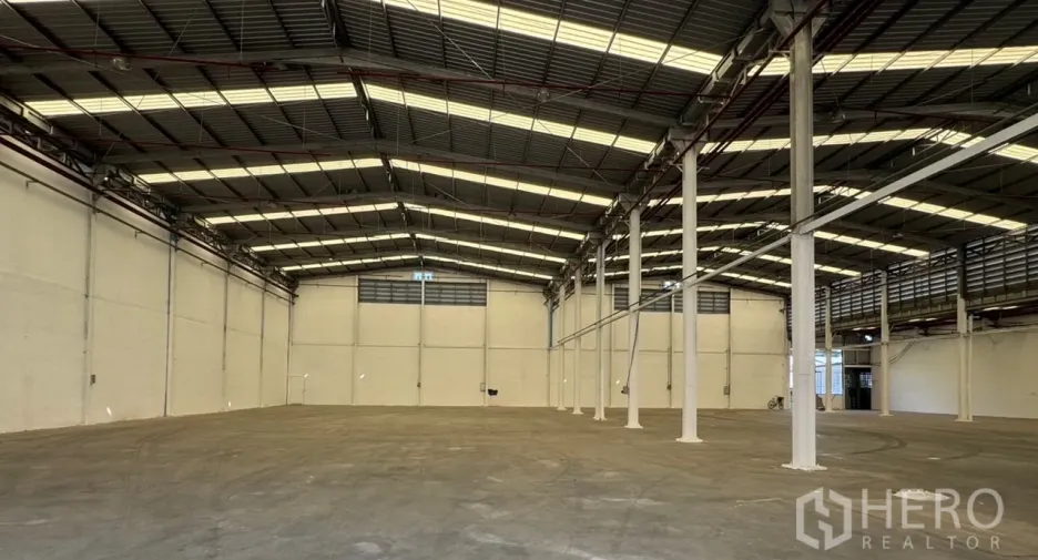 For rent warehouse in Pak Kret, Nonthaburi