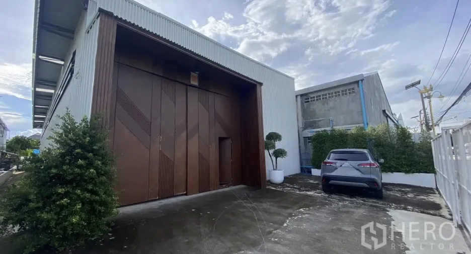 For rent warehouse in Mueang Samut Prakan, Samut Prakan