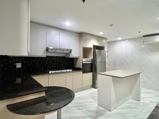 For rent 4 ベッドルーム condo in Watthana, Bangkok