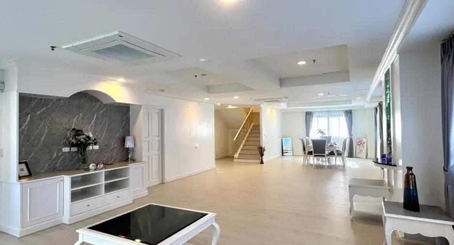 Wohnung zur Miete mit 4 Zimmer in Watthana, Bangkok
