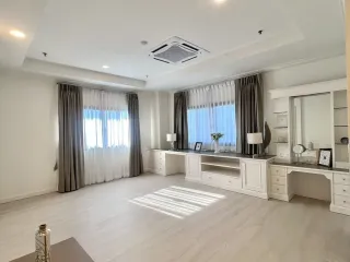 For rent 4 ベッドルーム condo in Watthana, Bangkok